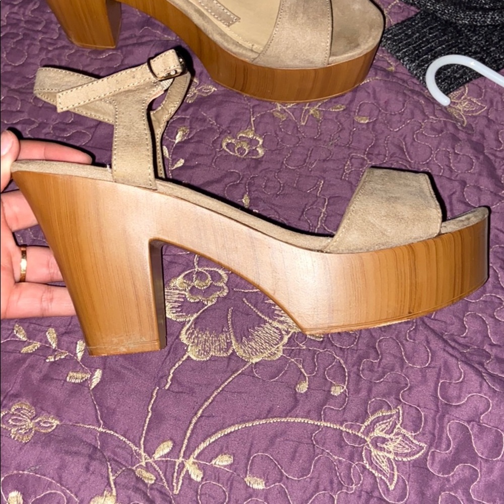Shoes - Picture 3 of 5